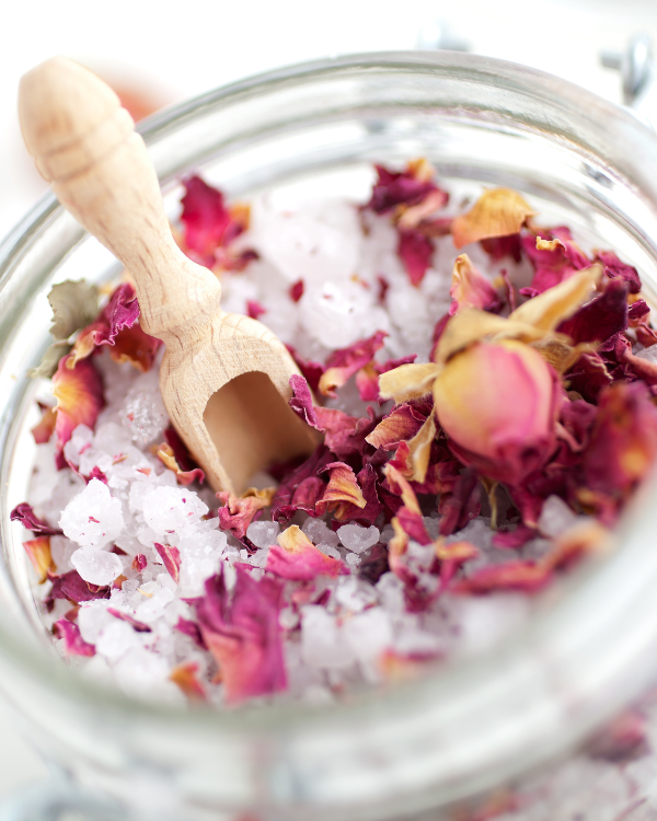 Benefits of Using Natural Bath Salts for Relaxation